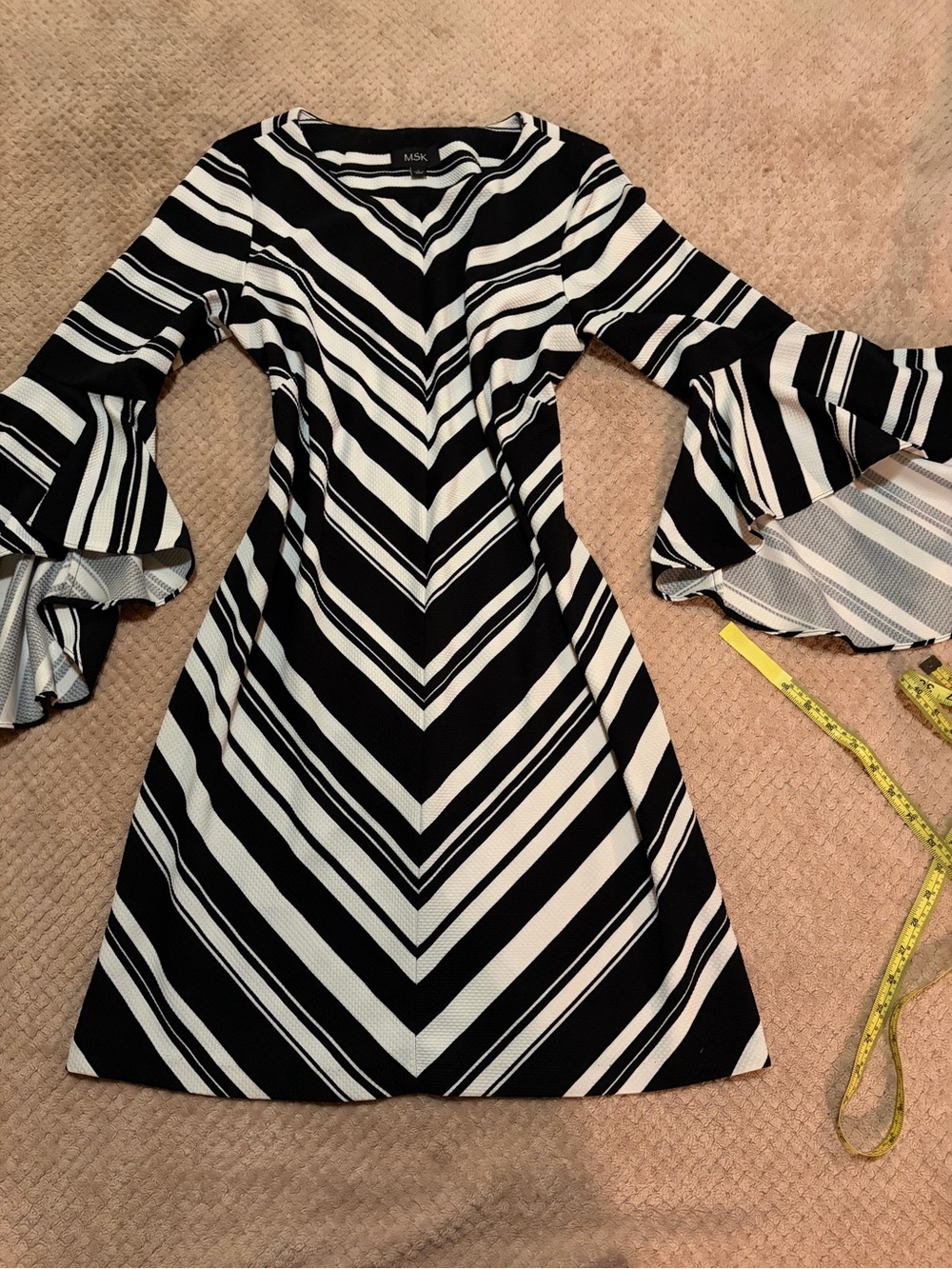 MSK Black & White Chevron Bell-Sleeve A-Line Dress